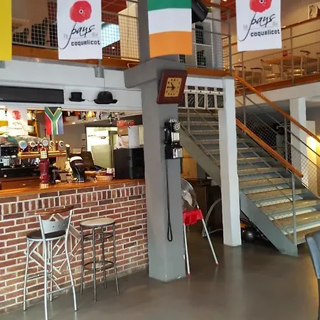 Le Corner's Pub דירה