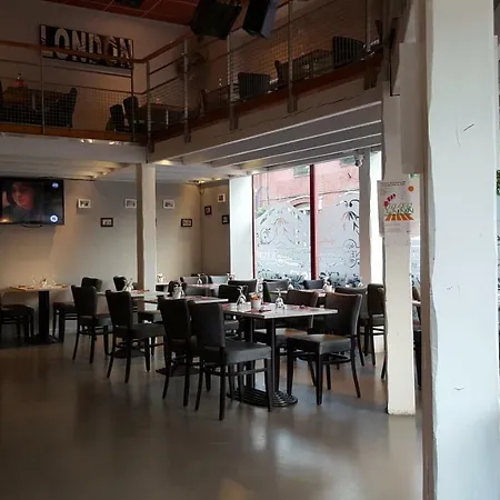 Le Corner's Pub * אלברט